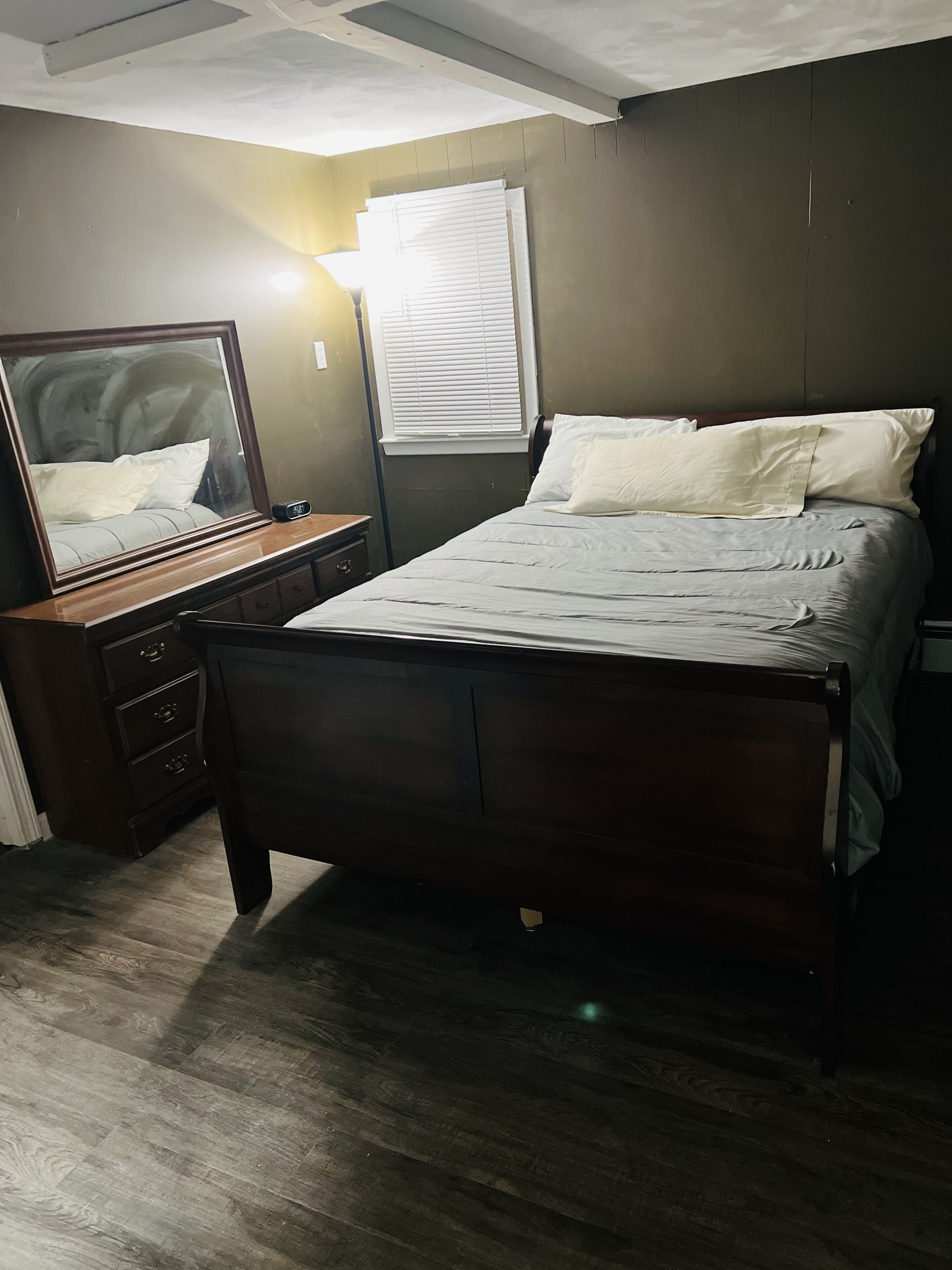 Apartment < 4 mins to beaches, 7 mins to Naval Base