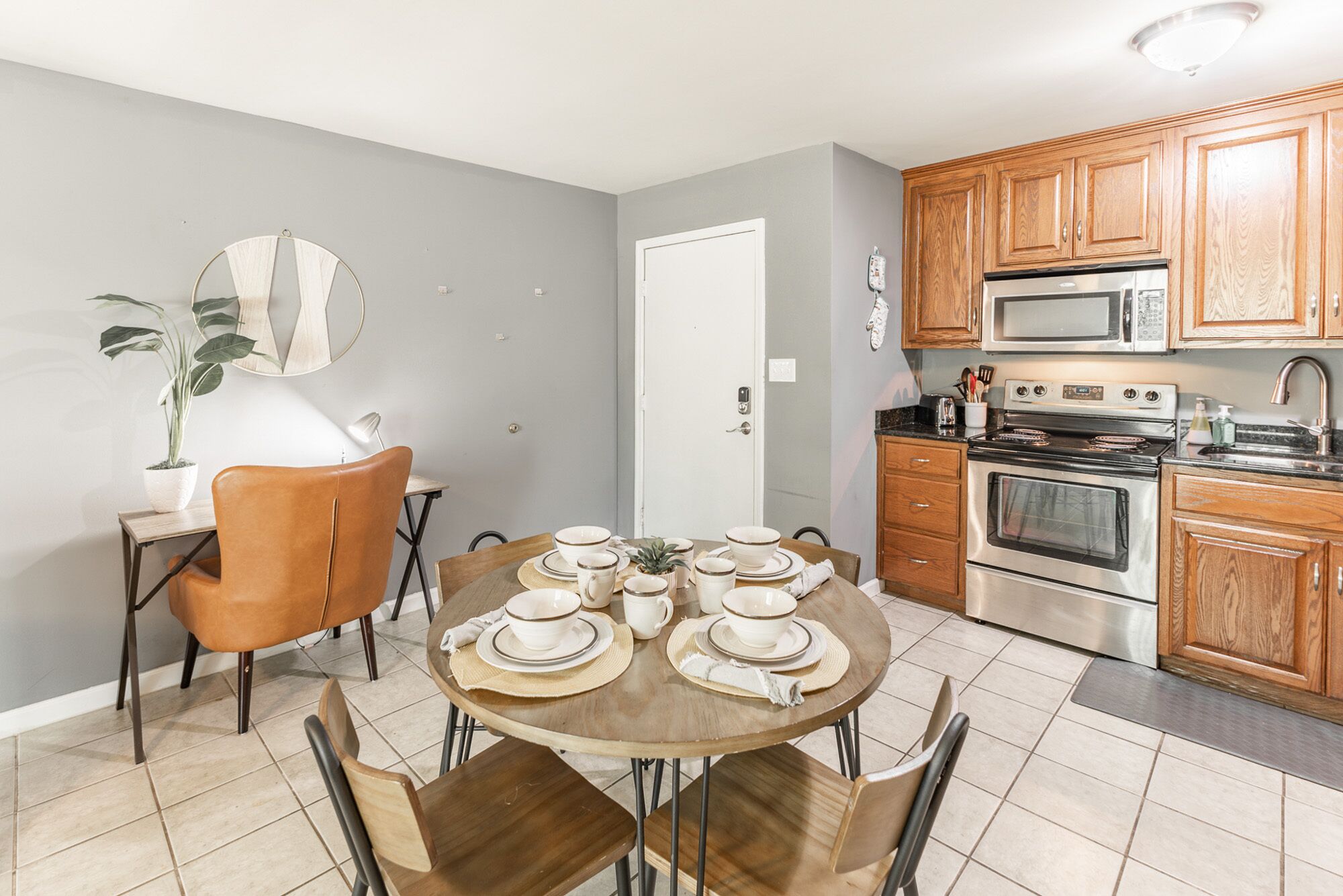 Military Discount! Near MidCity Exec. 1/1 Condo