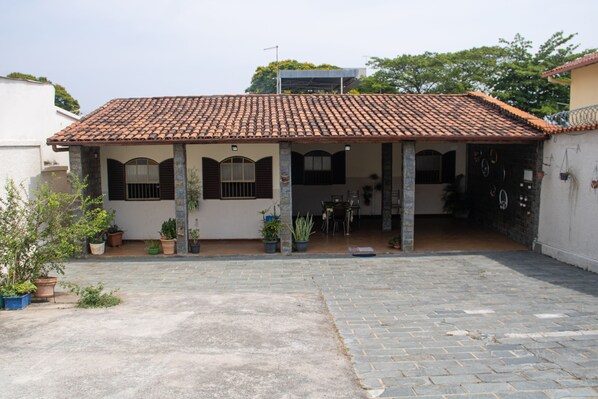 Front of property - Casa Itapoã Pampulha (Belo Horizonte)
