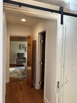 Interior - Coin Cottage farmhouse on 151 Trail in Nelson County (Afton)