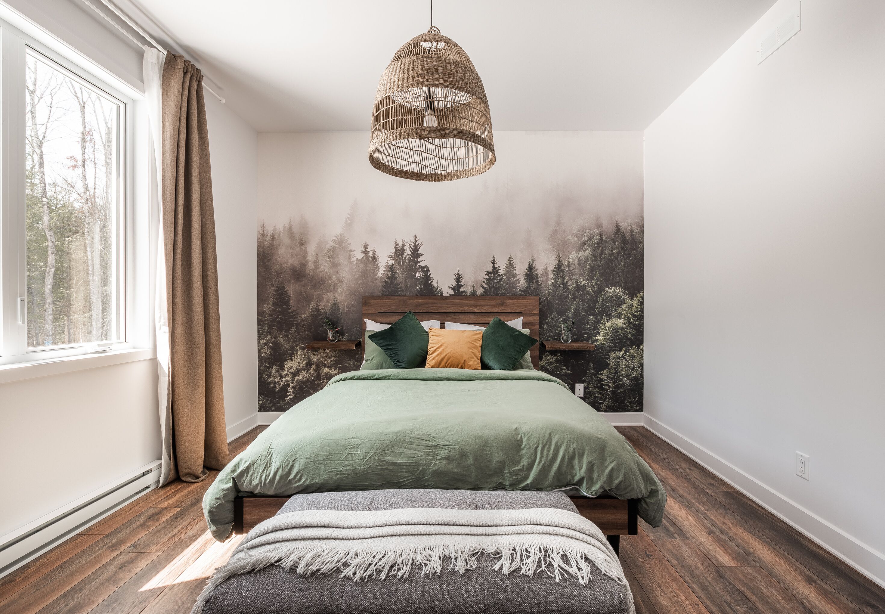 Rustic Chic 2BR Retreat with Hot Tub in the heart of Lanaudière