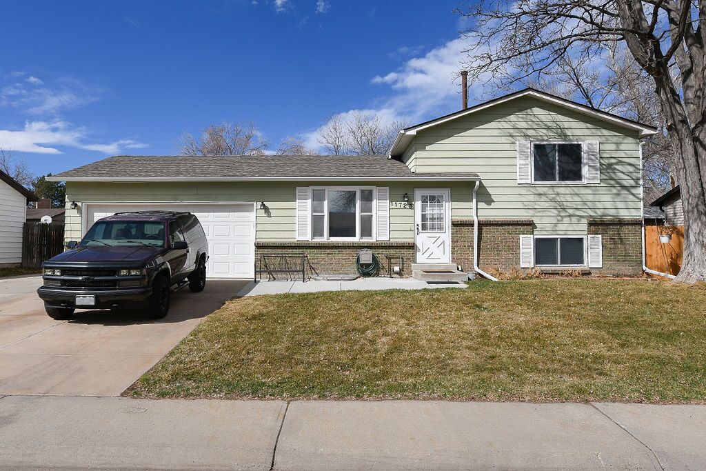 3bd/2ba house, 20 min to Denver, close to lightrail, park