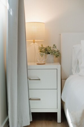 3 Schlafzimmer, Schreibtisch, Bügeleisen/Bügelbrett, Reisekinderbett