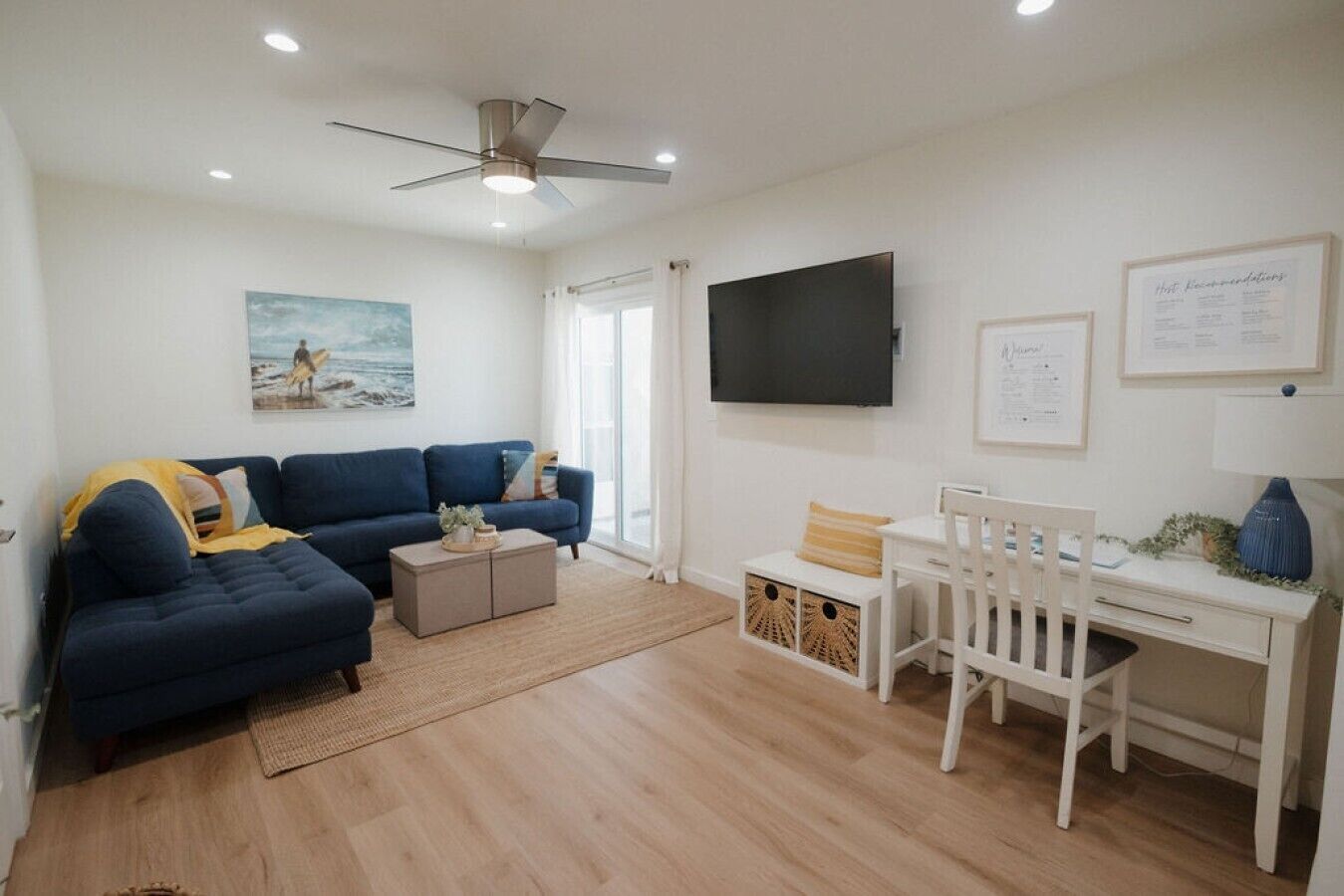Smart TV, books, offices
