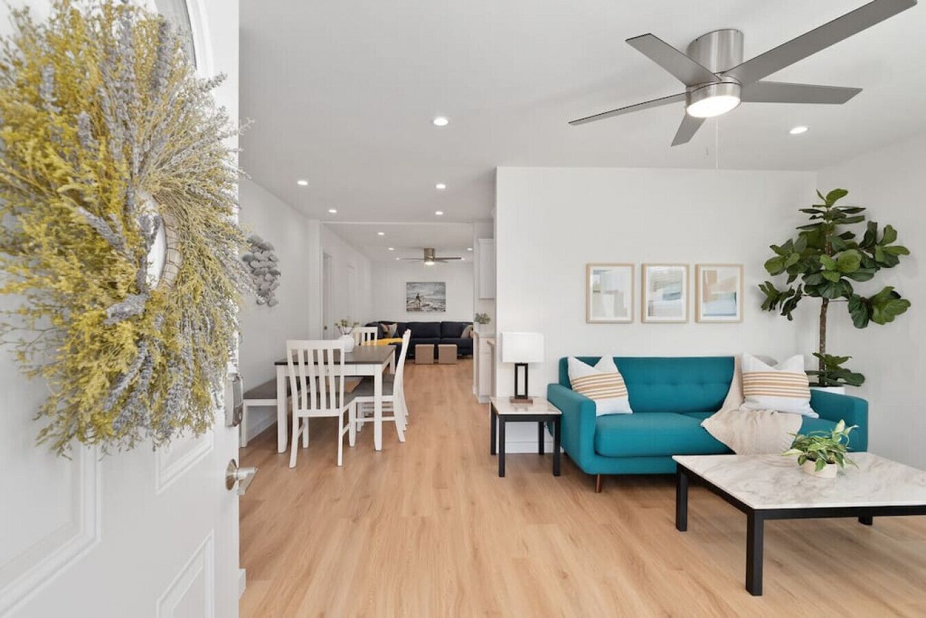 Smart-tv, bøger, kontorer