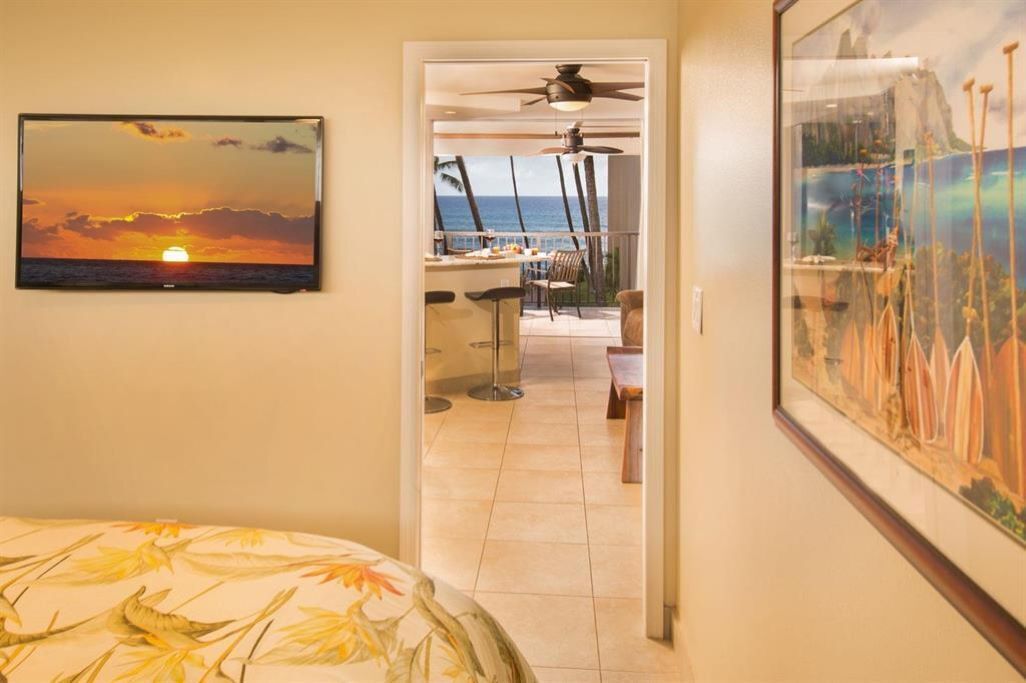 OCEAN VIEW Condo, Beautiful One Bedroom w pool West Maui