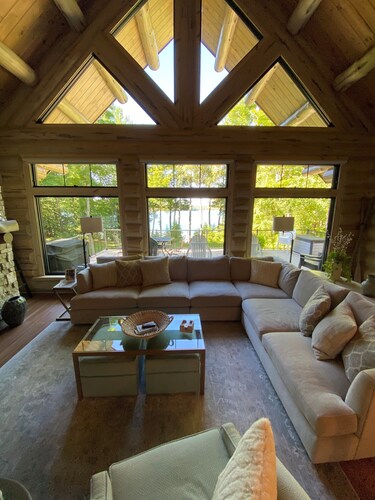New Log Cabin on beautiful lake in Michigan in America's Summer Golf Capital!