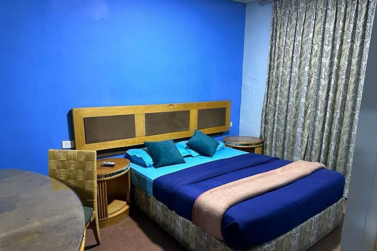 Economy Double Room | Desk, laptop workspace, WiFi (free), bed sheets
