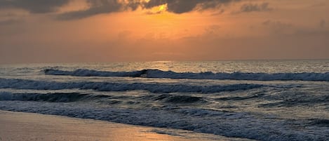 靠近海滩