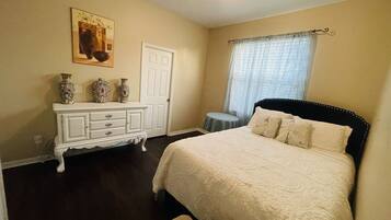 1 makuuhuone, silitysrauta/-lauta, Wi-Fi, vuodevaatteet