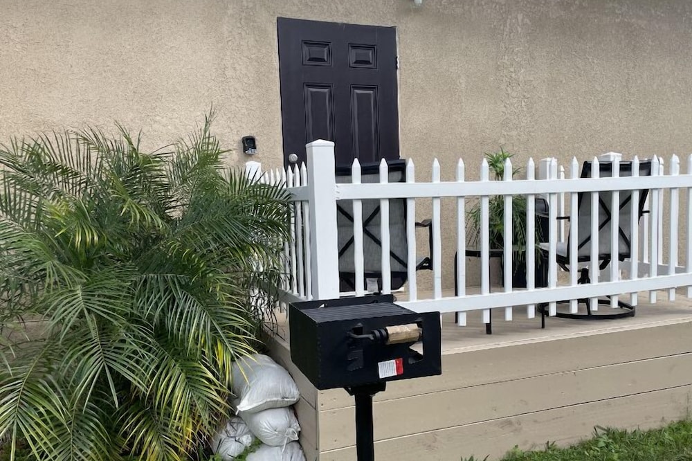 Historic Downtown Kissimmee Beautiful Apartment 2