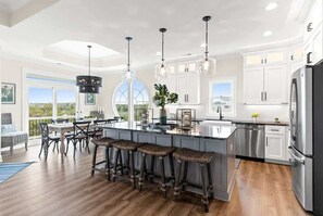 Geladeira, fogão, cooktop, lava-louças