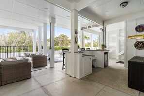 Outdoor dining
