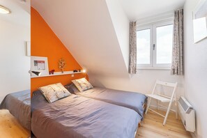 3 chambres, fer et planche à repasser, accès au Wi-Fi (inclus)