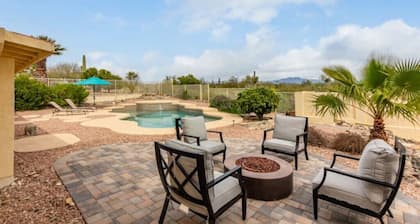 New! 4 Peaks Mountain Views (Pool Heat & Privacy!)