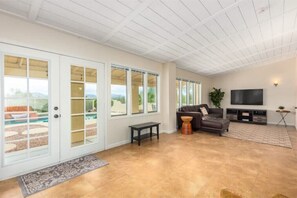 Smart TV, fireplace - New! 4 Peaks Mountain Views (Pool Heat & Privacy!) (Fountain Hills)