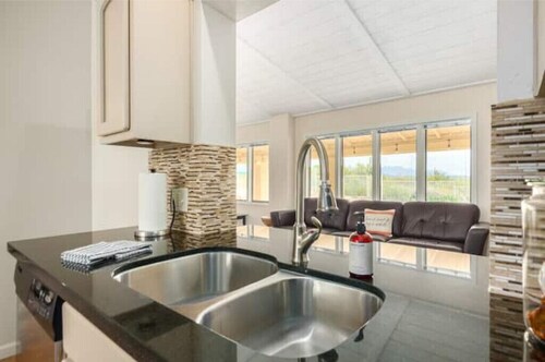 New! 4 Peaks Mountain Views (Pool Heat & Privacy!)