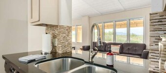New! 4 Peaks Mountain Views (Pool Heat & Privacy!)