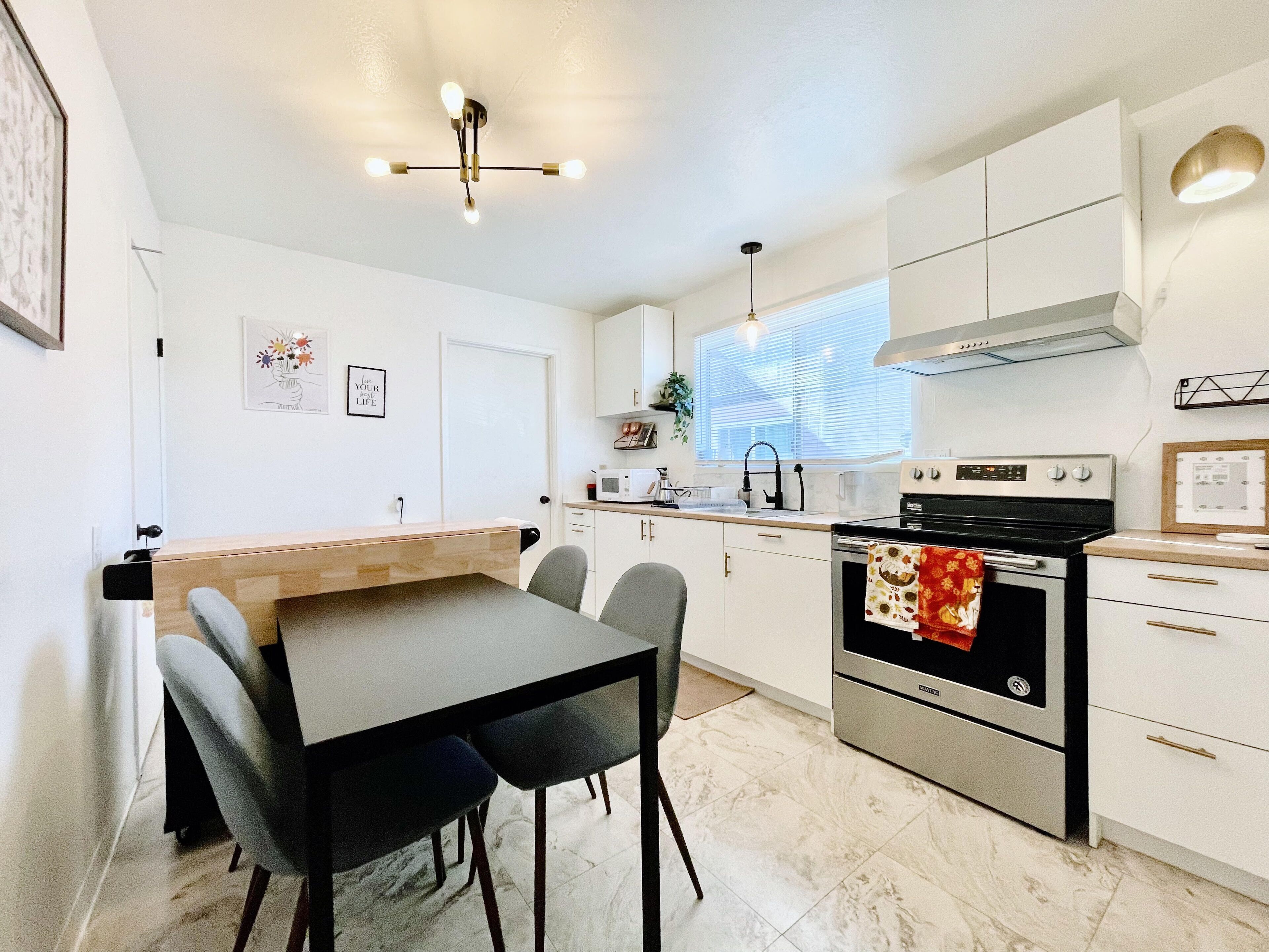 French style 2bedroom 2 bathroom home in downtown San Jose