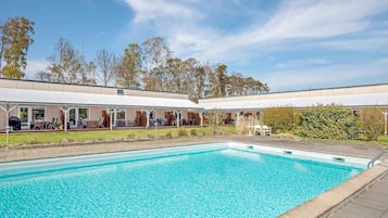 Piscina coperta, una piscina riscaldata