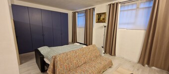 TopLoft 2 95sqm Free WiFi and Parking(blue zone)