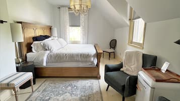 Hypo-allergenic bedding, free WiFi