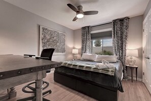 2 室のベッドルーム、デスク、アイロン / アイロン台、WiFi (無料)