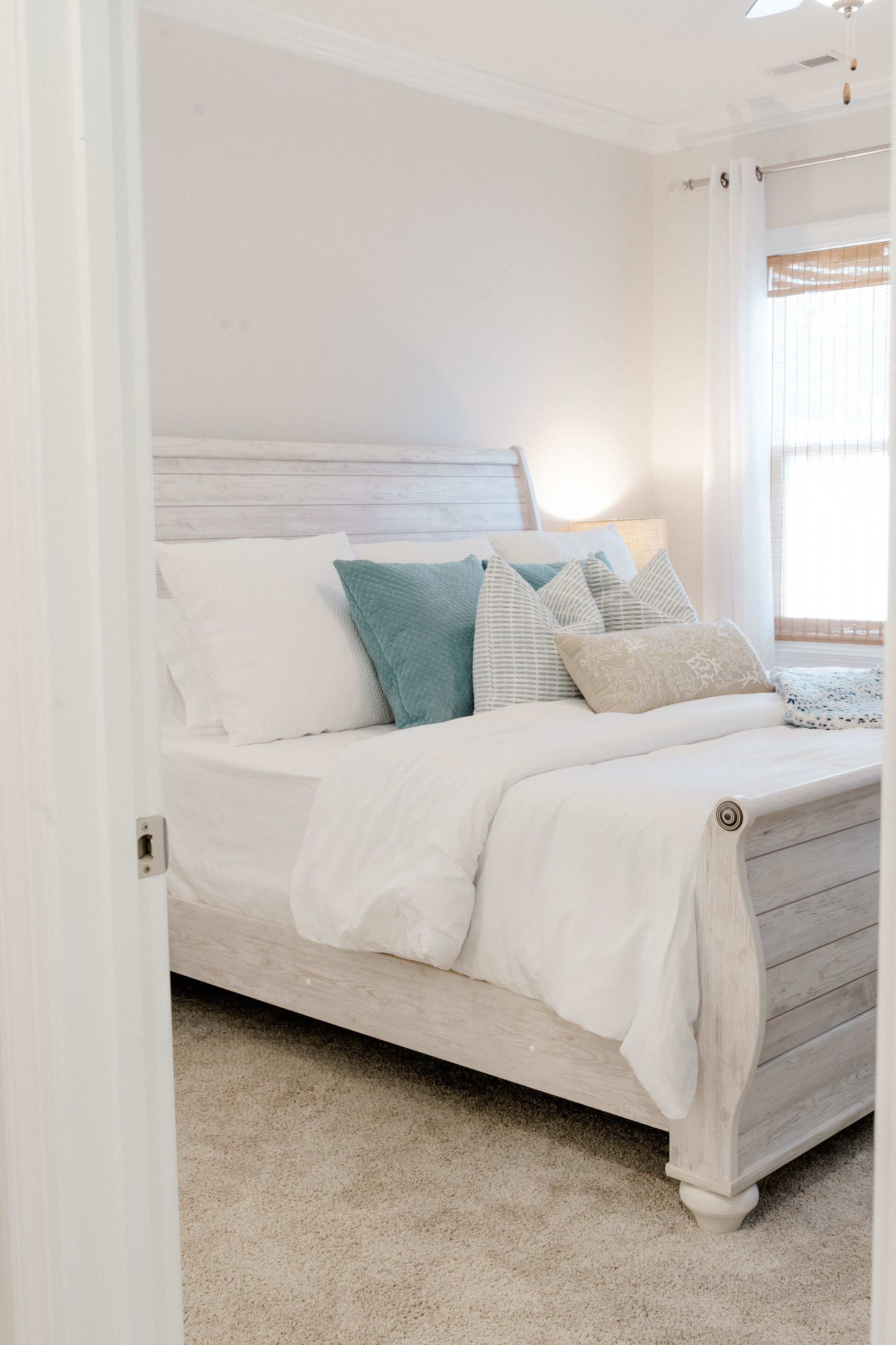 Saltwater Haven: a clean &amp; charming cottage located near downtown Southport