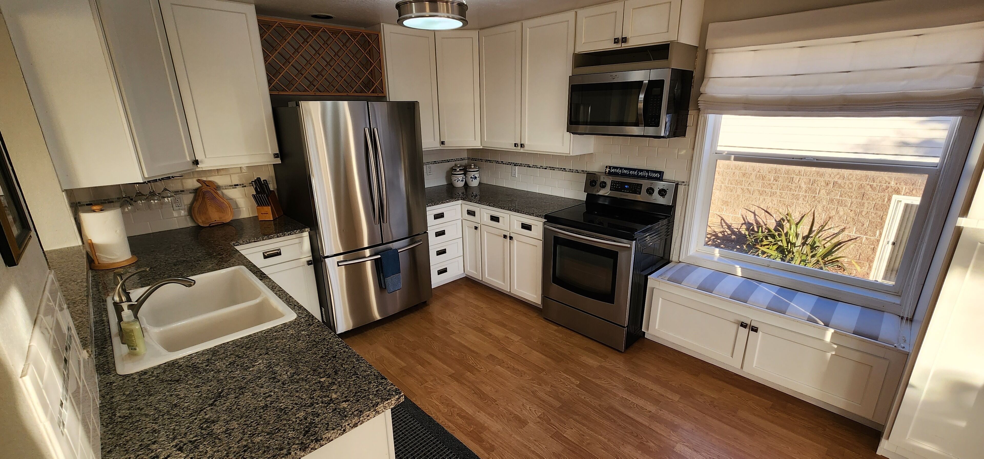 Spacious Home w/Ocean Views! 2 min. Walk to Beach!