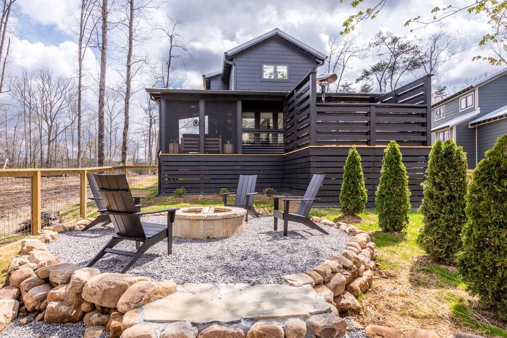 A Restful, Modern Tiny B’nB Nestled into the Cumberland Plateau