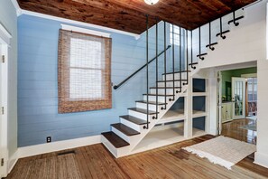 Interior - Ocean- View : Cozy Turtle Paradise with Jacuzzi (Galveston)