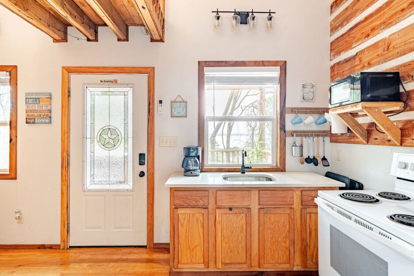 Fridge, microwave, oven, coffee/tea maker