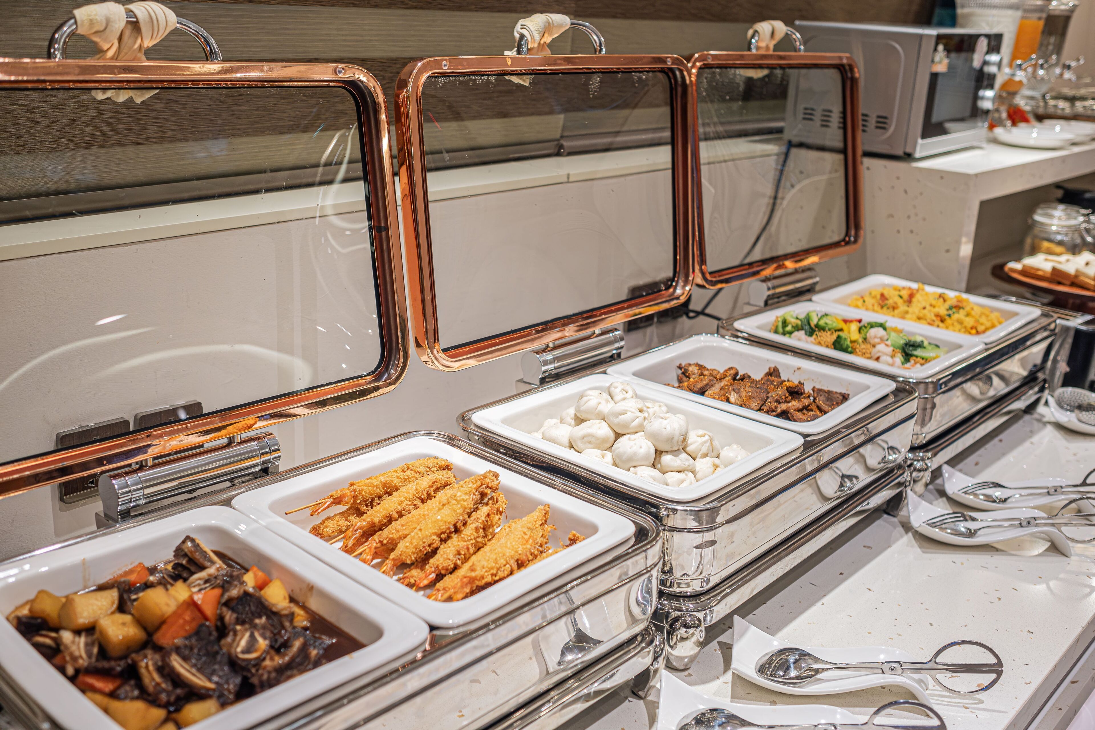 Bao gồm bữa sáng buffet hàng ngày 