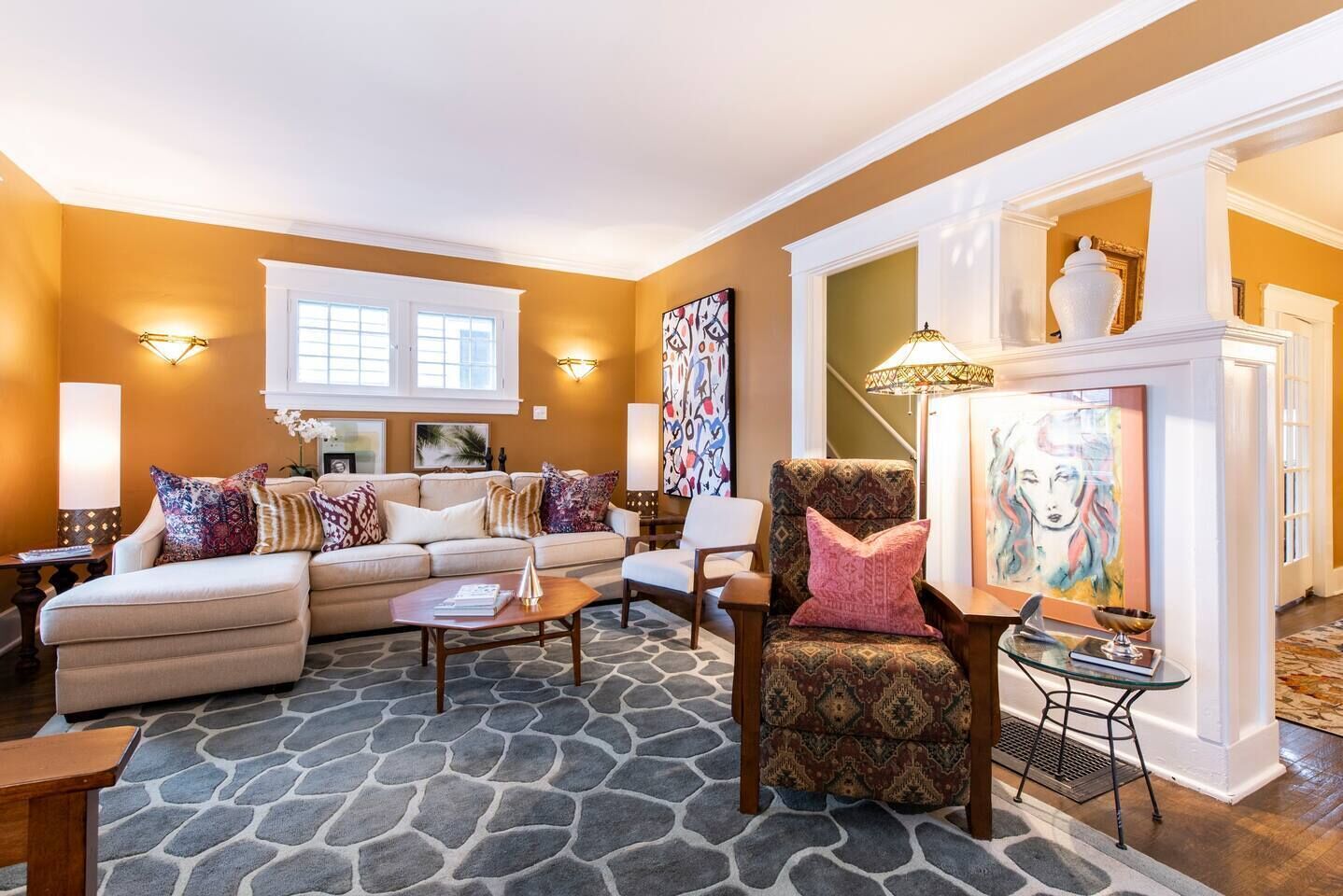 MARYLAND HOUSE -HIGHLANDS -  Charming koi pond,  WALK TO ALL