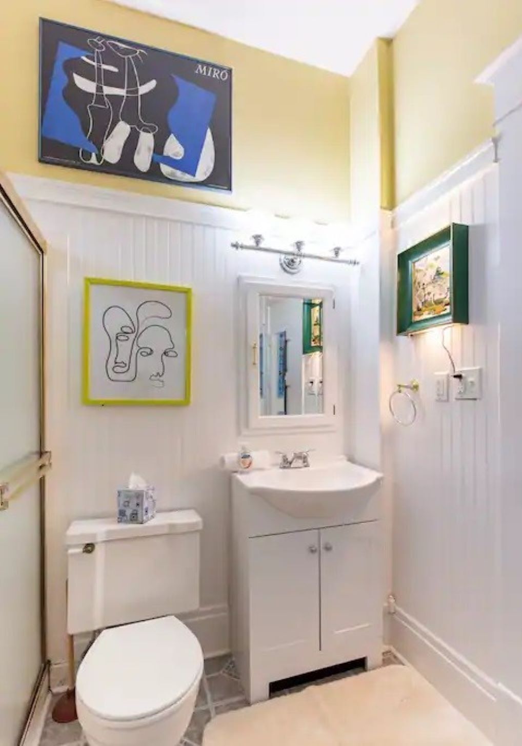 MARYLAND HOUSE -HIGHLANDS -  Charming koi pond,  WALK TO ALL