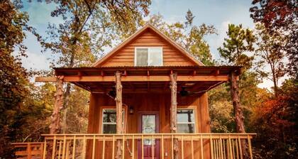 Romantic Innisfree Cottage w/ Lakeview & Firepit