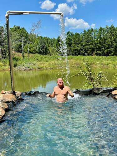 MoonRiver Romantic Lake Escape: HOT TUB & FIre Pit