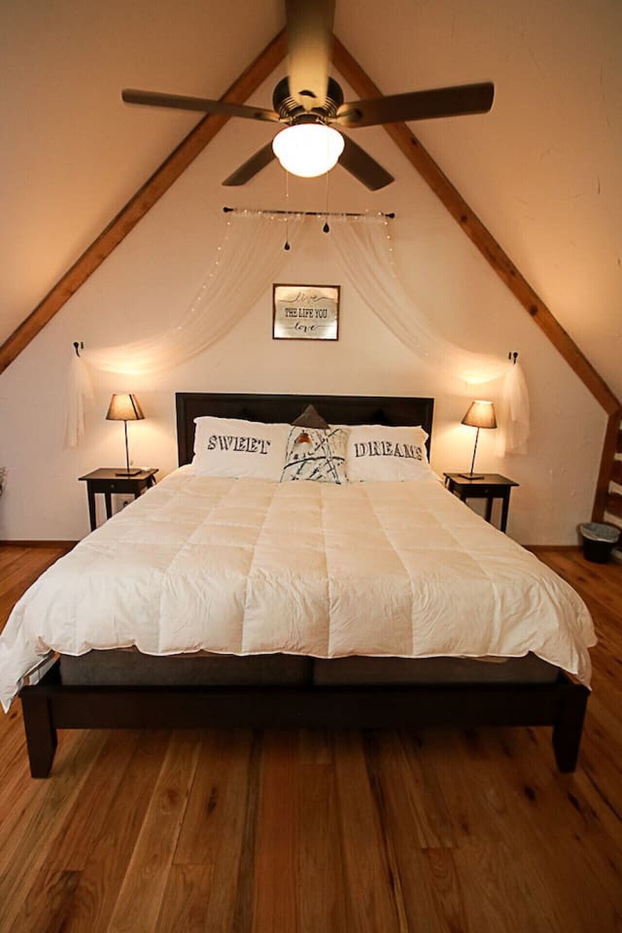 1 slaapkamer, een strijkplank/strijkijzer, gratis wifi, beddengoed