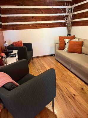 Smart TV, DVD player, stereo