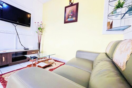 1Bed Studio Sleeps 2 - Wifi, Parking