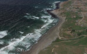 Beach towels - The ocean meets the meadow at the forest's edge. Private beach. Soak under stars (Manchester)
