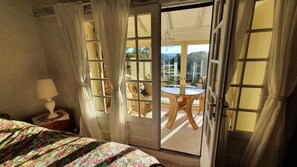 4 dormitorios, tabla de planchar con plancha, wifi y ropa de cama