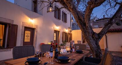 Walnut tree Villa Ano Archanes-10km from Heraklion