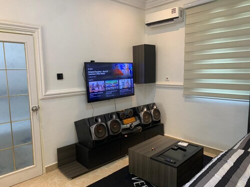 Lovely Studio Apartment Unit With Hot Bath Tub and Kitchen