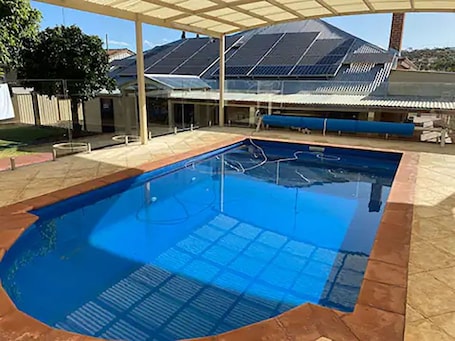 Kolam renang terbuka