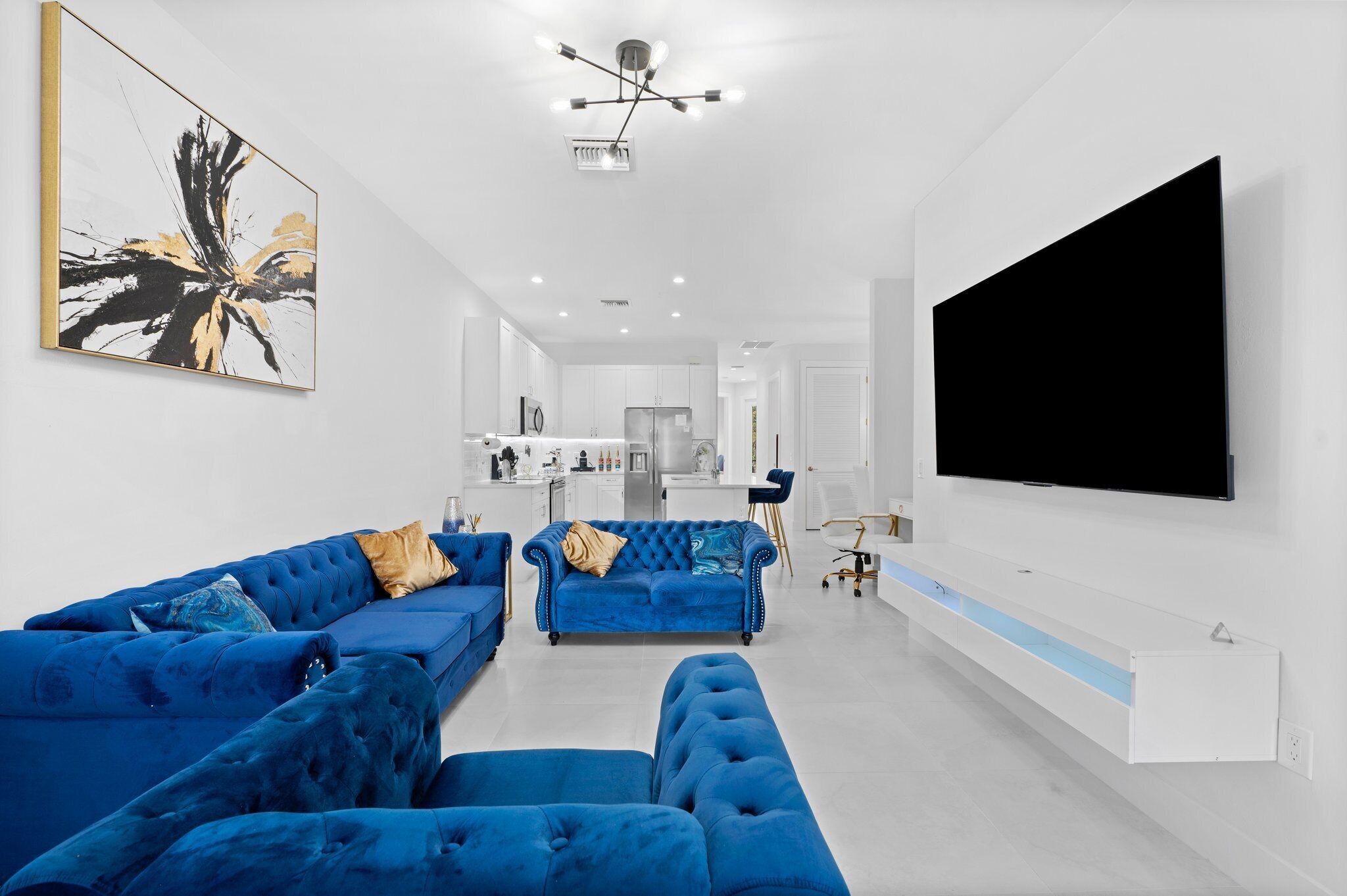 Brand New Luxury 3bd/2ba 10min Beach/ 7min Airport