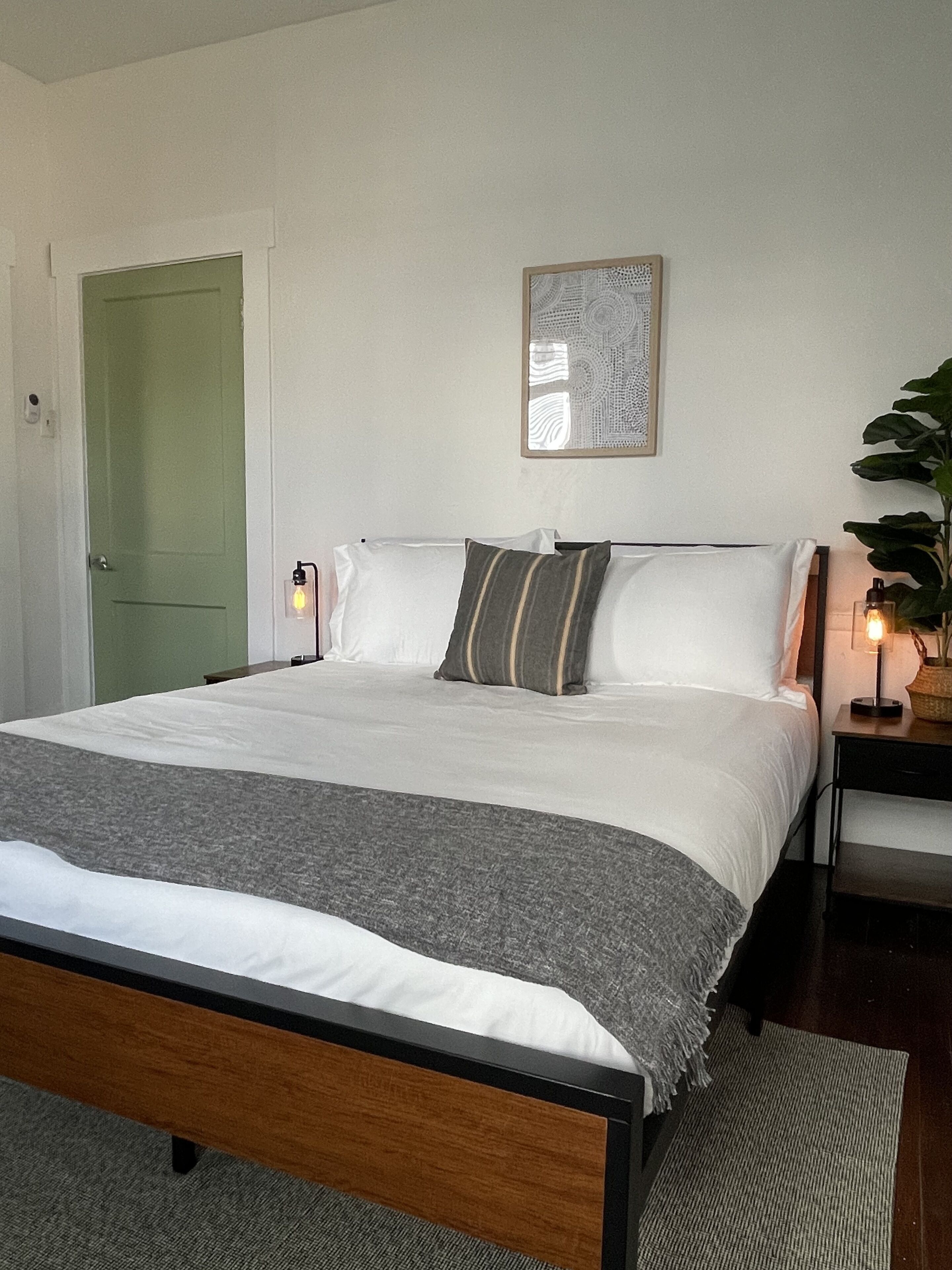 Pet-friendly Duplex near The Pearl