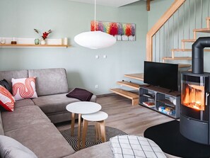 TV, fireplace, DVD player - Holiday Home "Familienkoje Hannah" with Private Terrace, Sauna and Wi-Fi (Krummin)