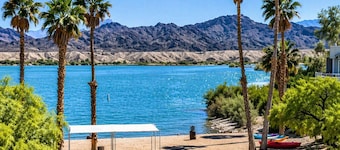 Island Getaway• Patio View• Boat Ramp & Slips • Pets