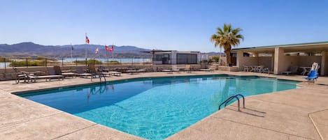 Outdoor pool, a heated pool